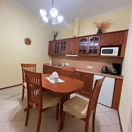 Colonnade Carlsbad Apartment *